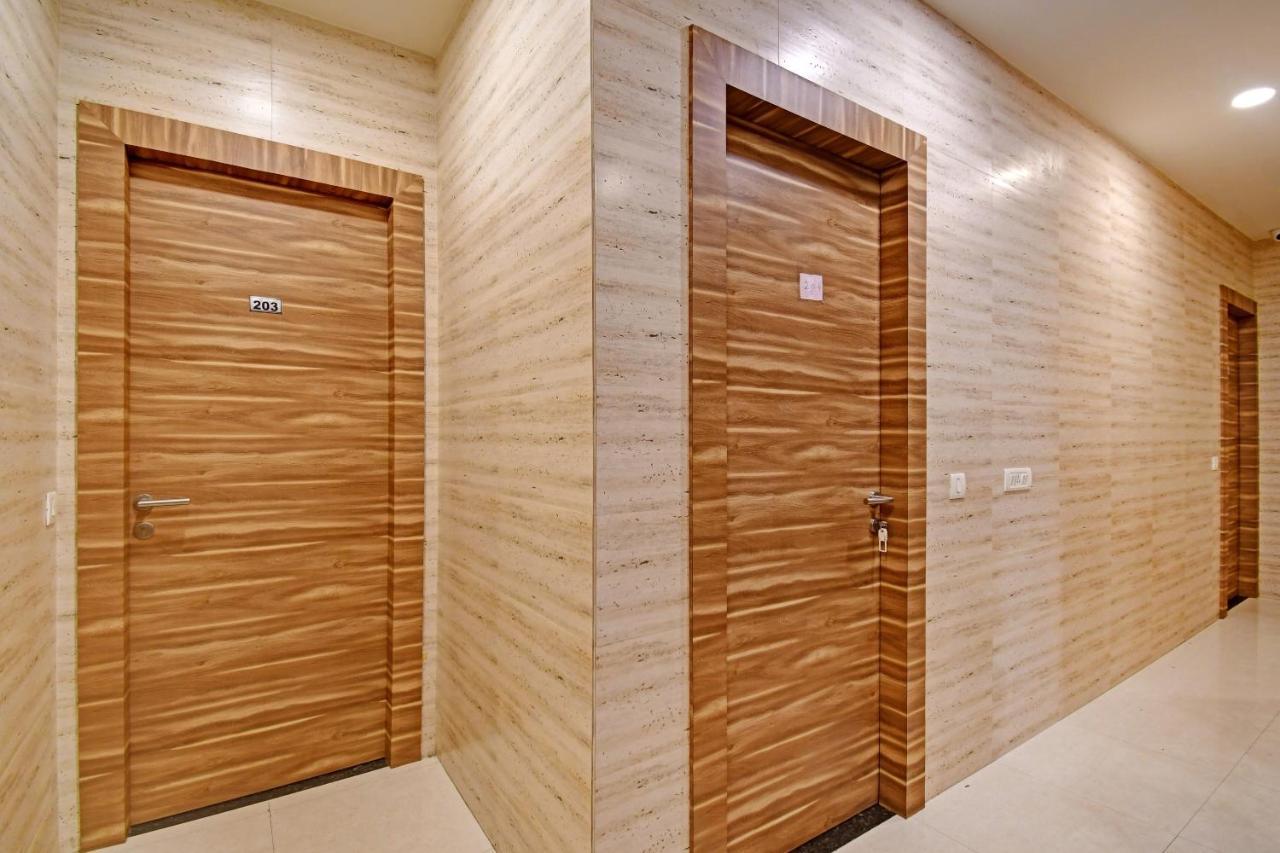 Super Townhouse Hotel All In One Near City Centre Salt Lake Salt Lake City 外观 照片