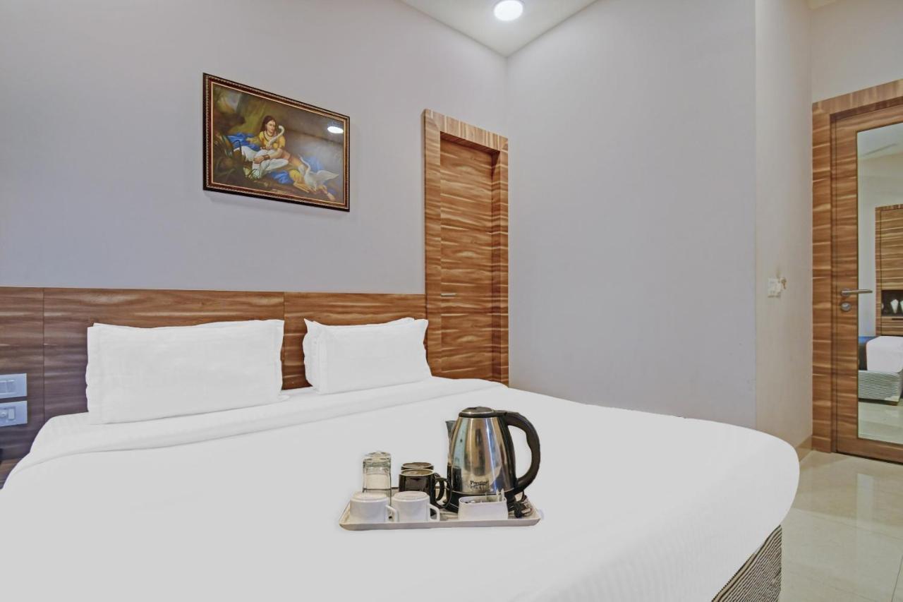 Super Townhouse Hotel All In One Near City Centre Salt Lake Salt Lake City 外观 照片