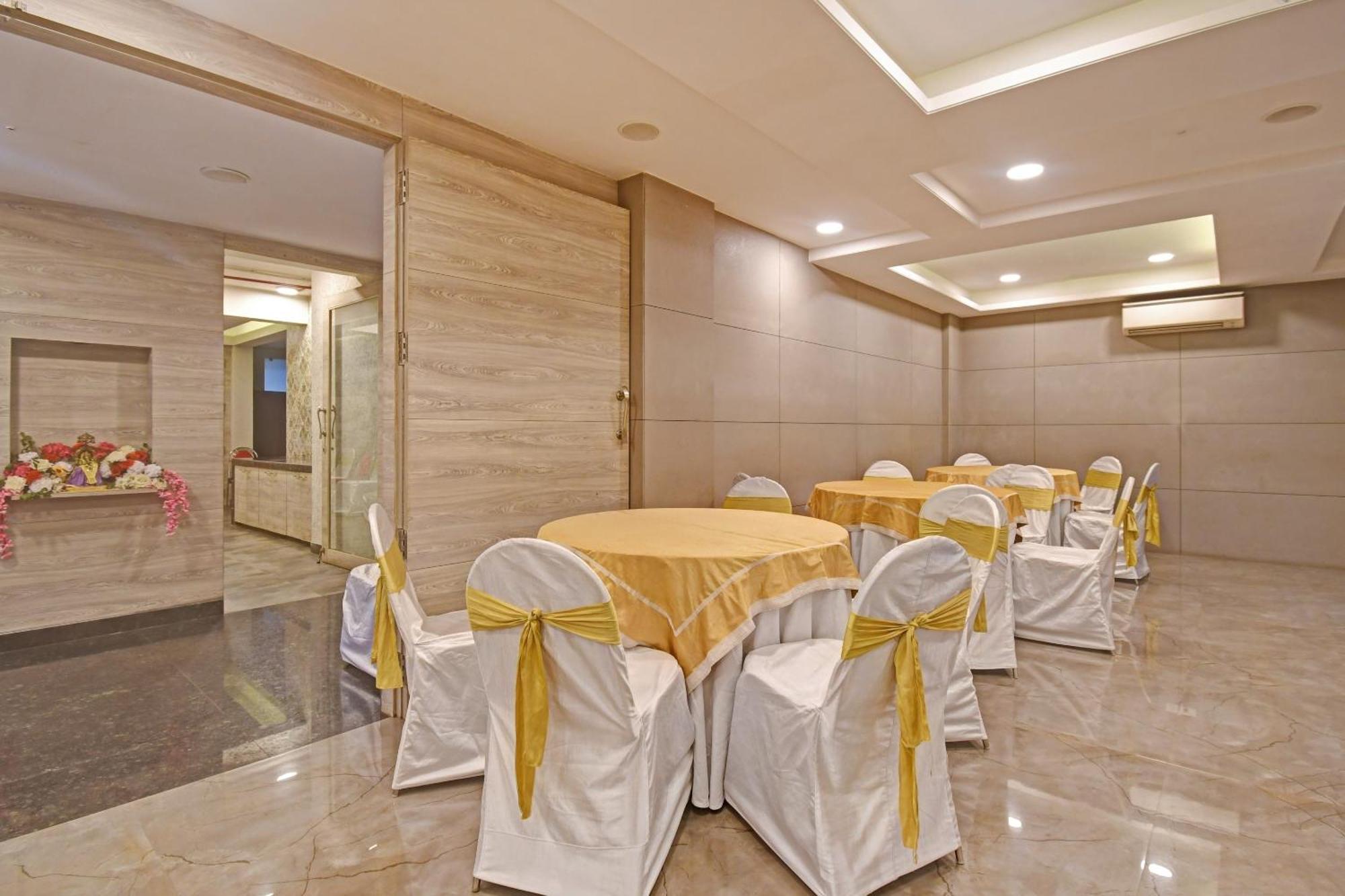 Super Townhouse Hotel All In One Near City Centre Salt Lake Salt Lake City 外观 照片