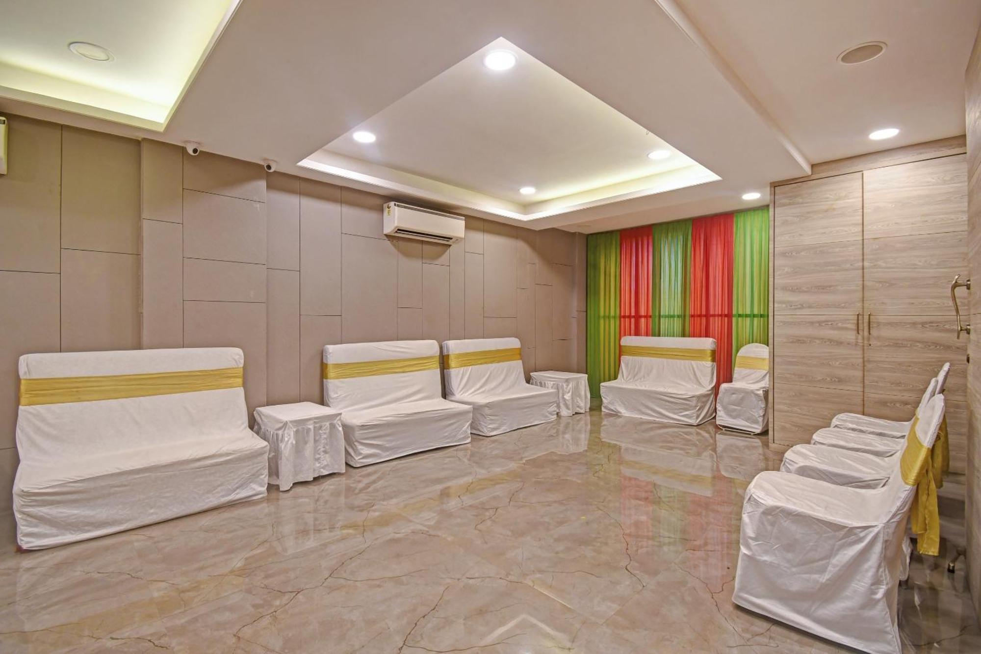 Super Townhouse Hotel All In One Near City Centre Salt Lake Salt Lake City 外观 照片